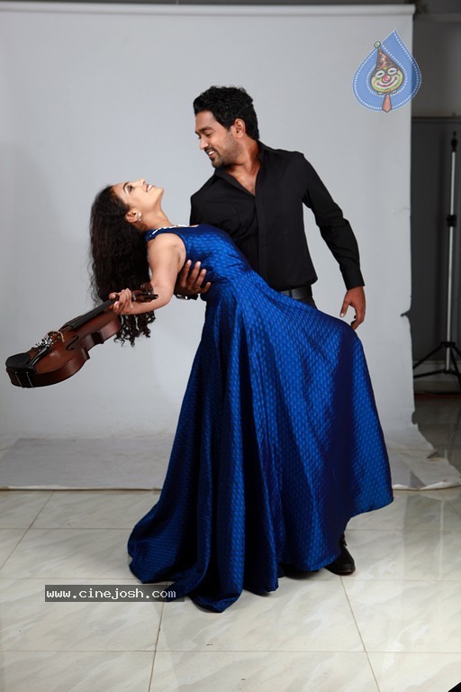 Dil Se Movie New Stills - 19 / 27 photos