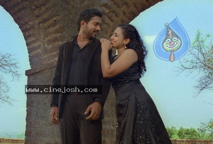 Dil Se Movie Stills  - 24 / 29 photos