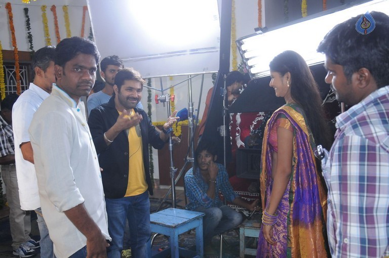 Dil Unna Raju Premalo Paddadu Posters and Photos - 7 / 47 photos