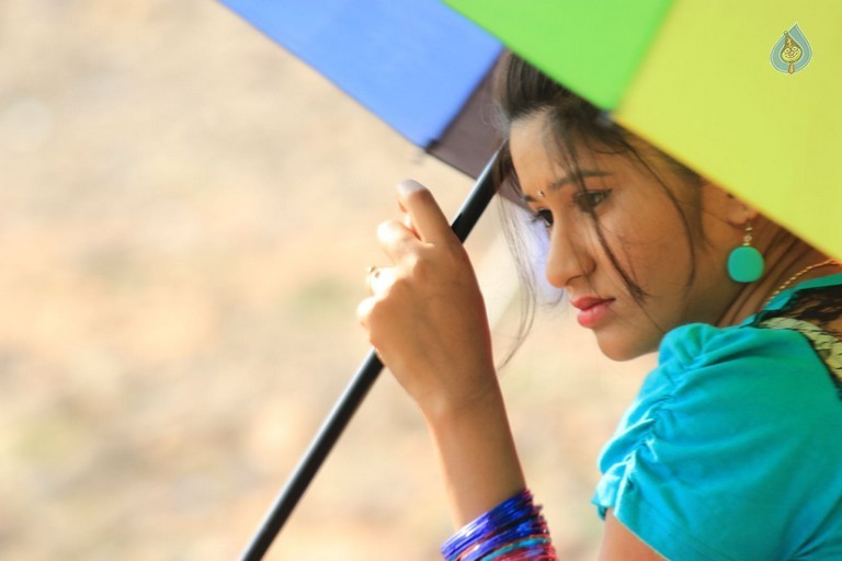 Dil Unna Raju Premalo Paddadu Posters and Photos - 27 / 47 photos