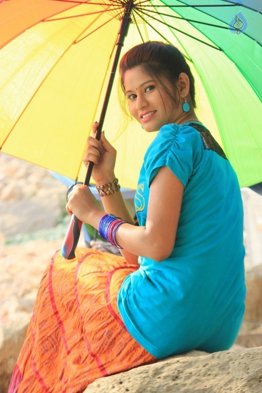 Dil Unna Raju Premalo Paddadu Posters and Photos - 28 / 47 photos