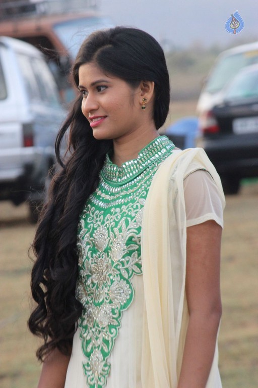 Dil Unna Raju Premalo Paddadu Posters and Photos - 31 / 47 photos