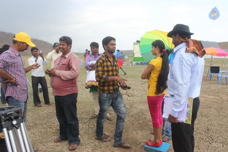 Dil Unna Raju Premalo Paddadu Posters and Photos - 37 / 47 photos