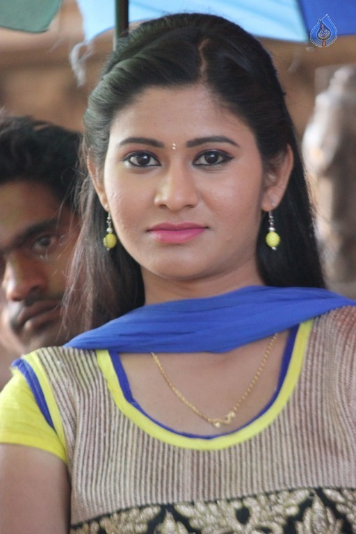 Dil Unna Raju Premalo Paddadu Posters and Photos - 39 / 47 photos