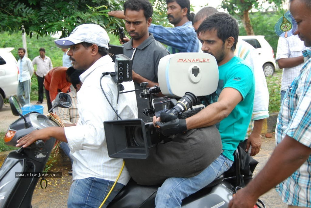 Dillunnodu Movie New Stills - 3 / 42 photos