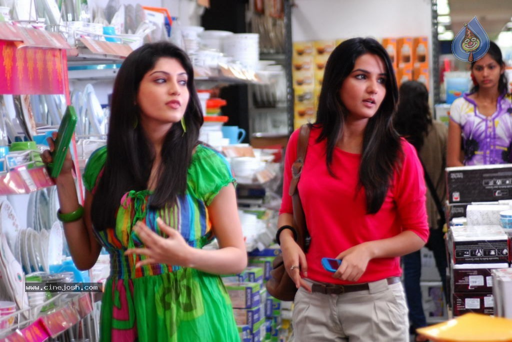 Dillunnodu Movie New Stills - 20 / 42 photos