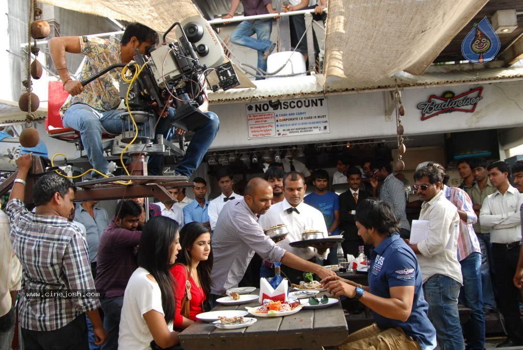 Dillunnodu Movie New Stills - 22 / 42 photos