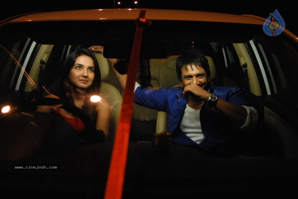 Dillunnodu Movie New Stills - 1 / 29 photos