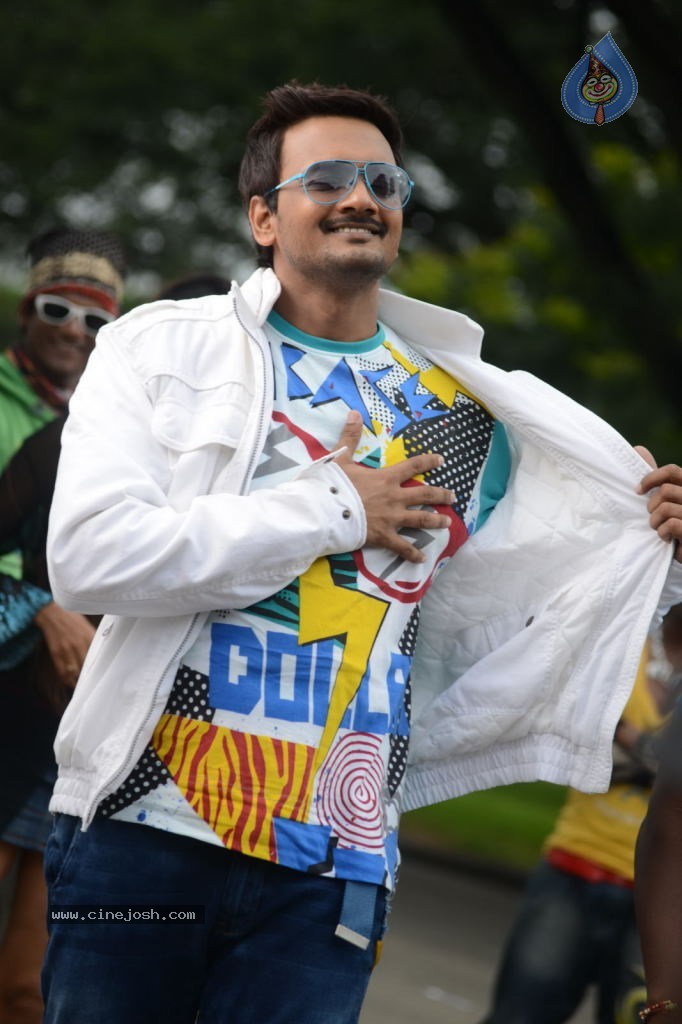 Dillunnodu Movie New Stills - 25 / 29 photos