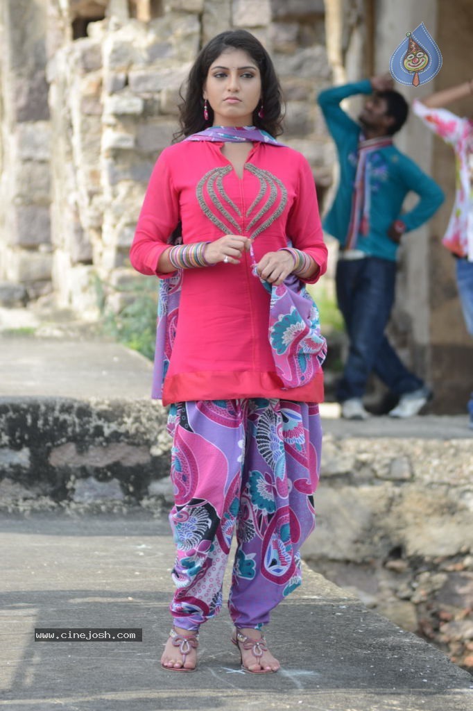 Dillunnodu Movie New Stills - 27 / 29 photos