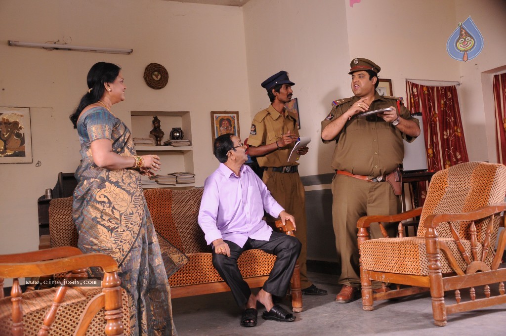Ding Dong Bell Movie Stills - 1 / 18 photos