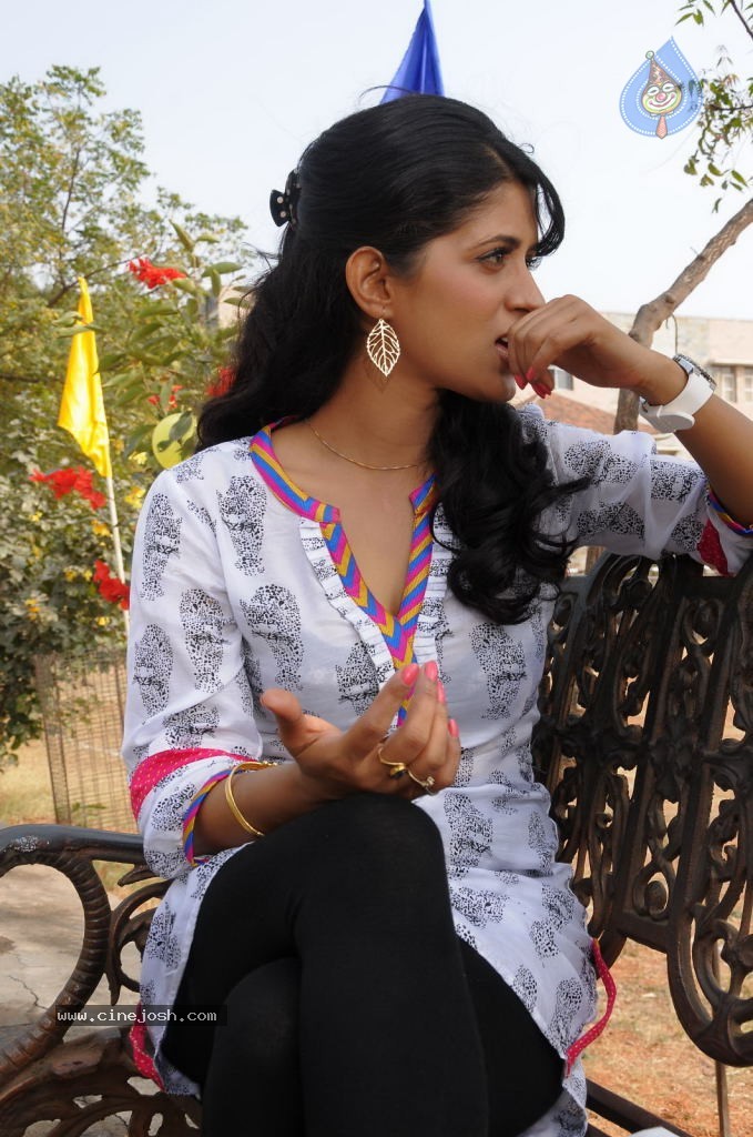 Director Movie New Stills - 34 / 63 photos