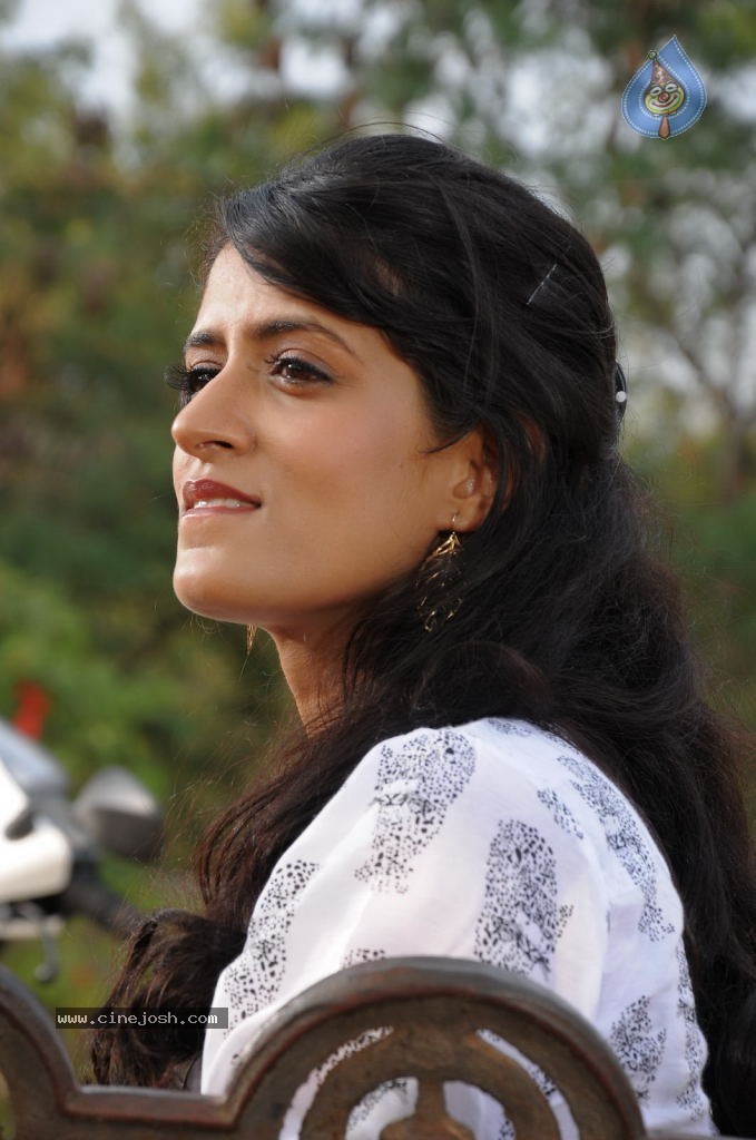 Director Movie New Stills - 55 / 63 photos