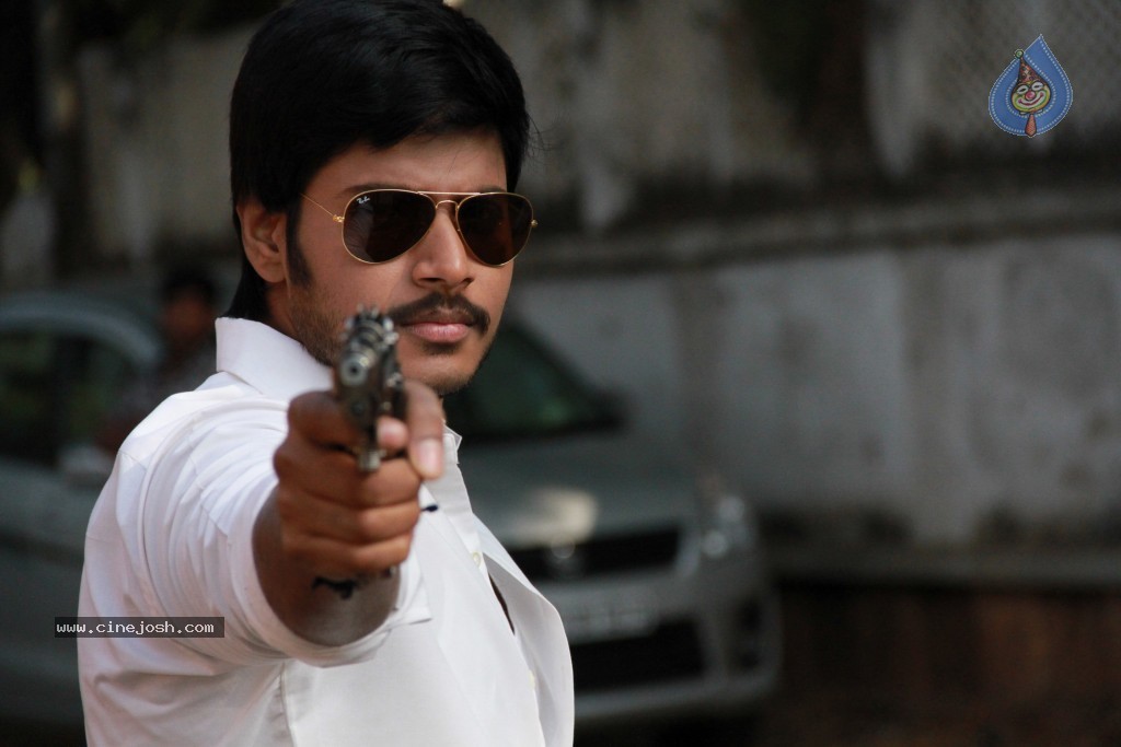DK Bose New Pics - 10 / 10 photos