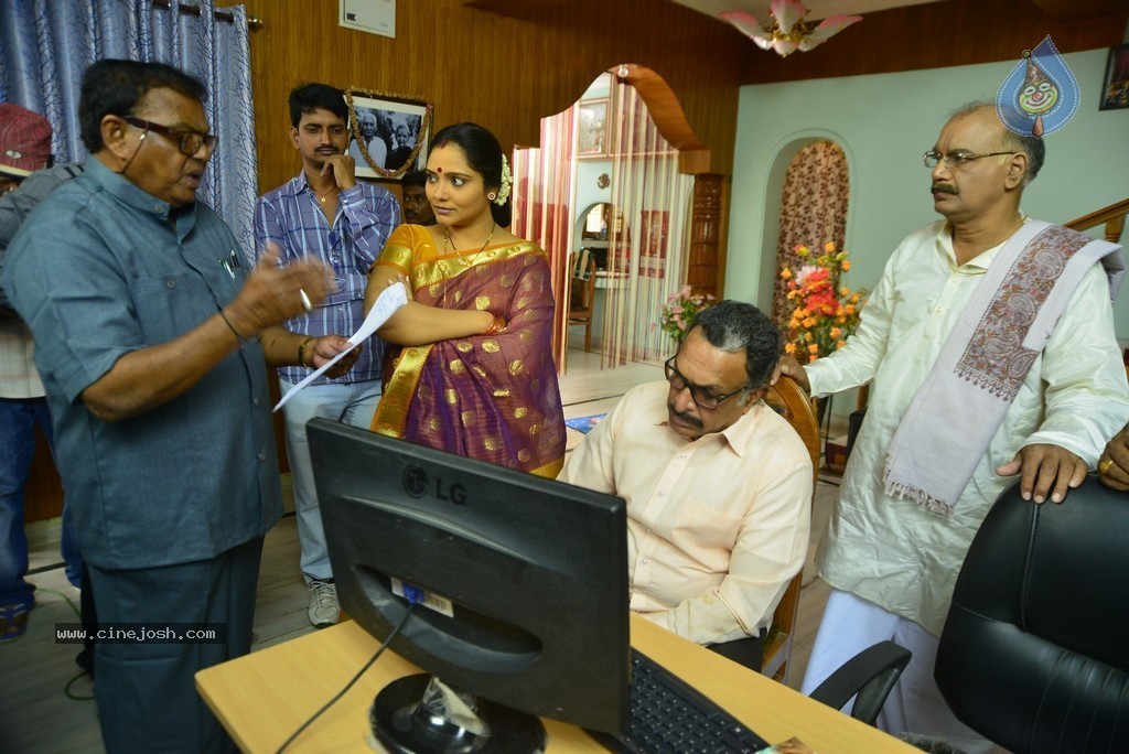 Dollar Ki Maro Vaipu Movie New Photos - 33 / 53 photos