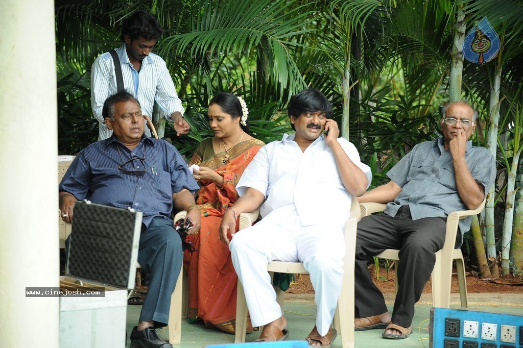 Dollar Ki Maro Vaipu Movie New Photos - 48 / 53 photos