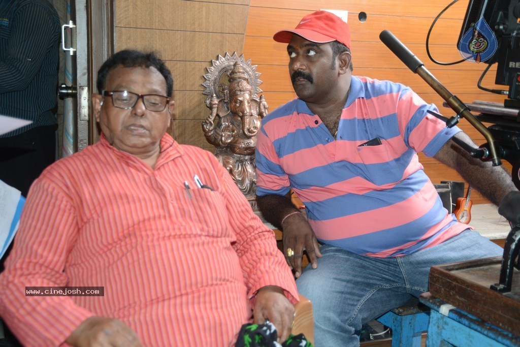 Dollar Ki Maro Vaipu Movie New Stills - 46 / 84 photos