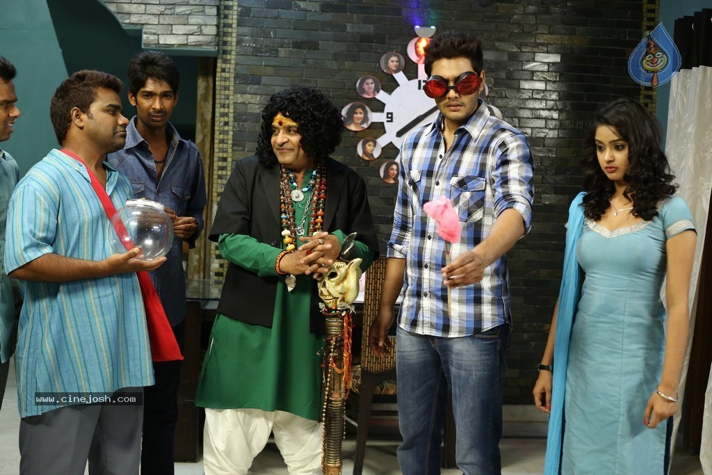 Dollars Colony Movie Hot Stills - 24 / 51 photos