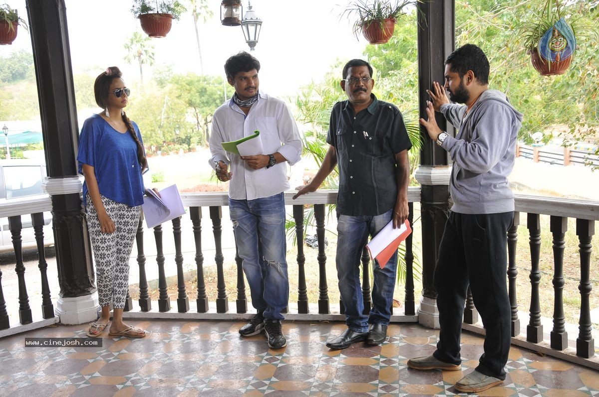 Dongata Movie Latest Stills - 16 / 35 photos