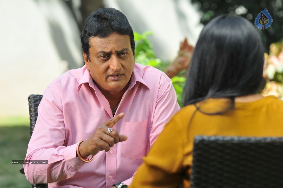 Dongata Movie Latest Stills - 32 / 35 photos