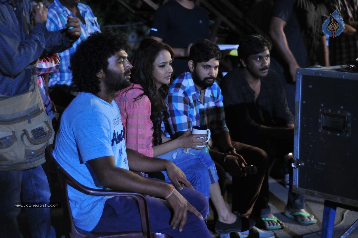 Dongata Movie New Stills - 4 / 10 photos
