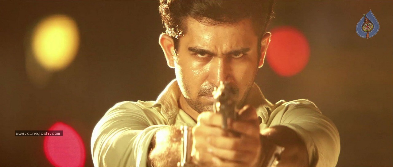 Dr Saleem Movie New Pics - 24 / 34 photos