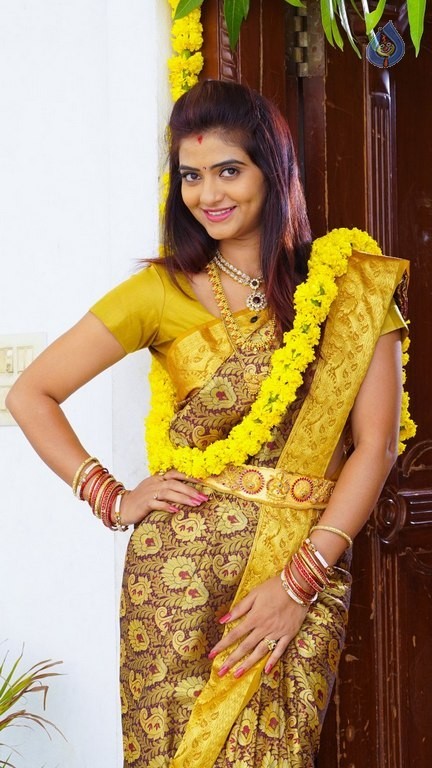 Drishya Kavyam Movie Photos - 29 / 104 photos