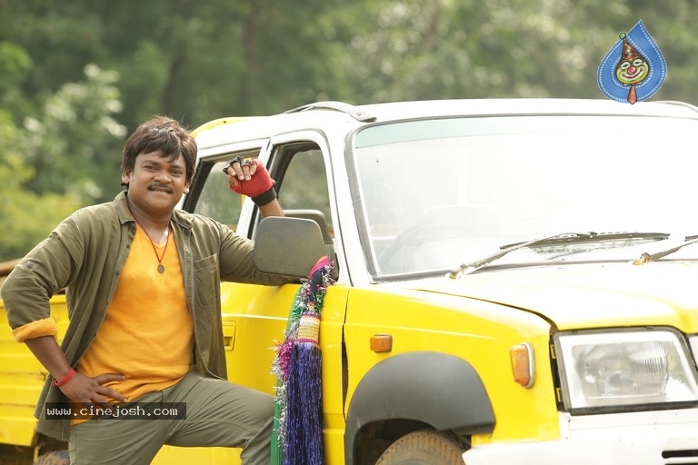 Driver Ramudu Movie Stills - 3 / 8 photos