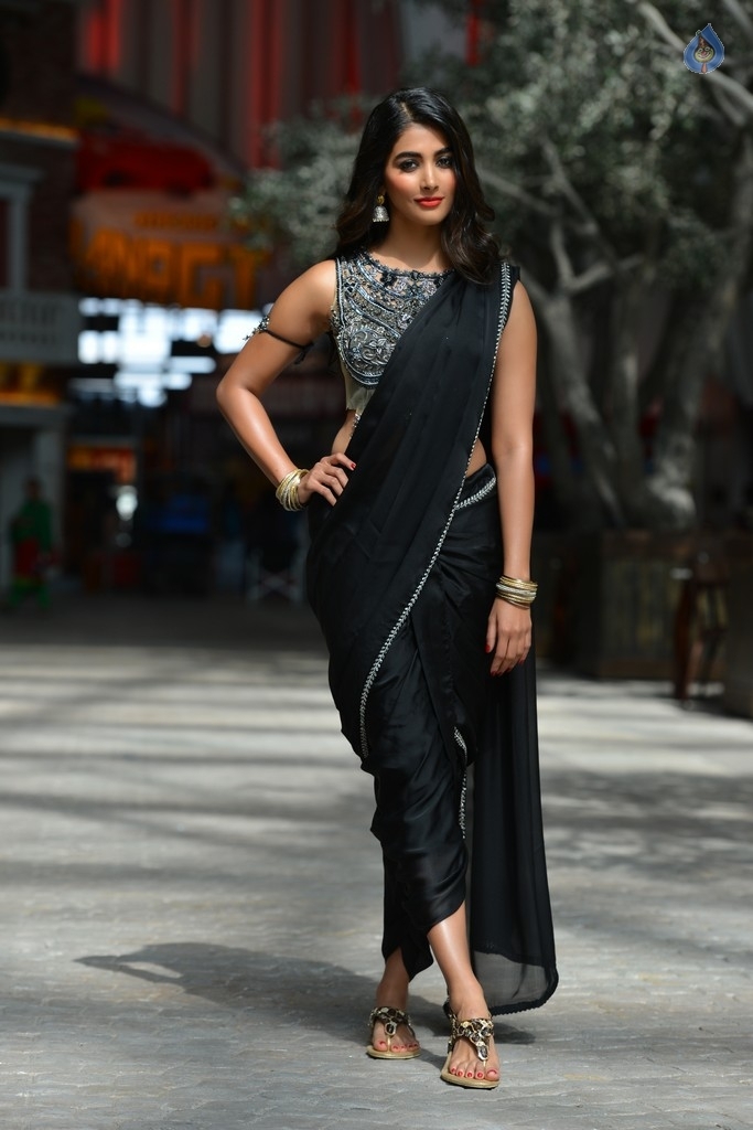 Duvvada Jagannadham Movie Stills - 14 / 24 photos