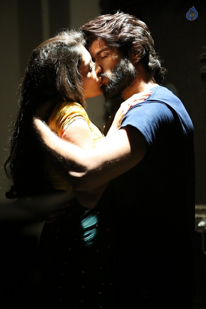 Dwaraka Movie Hero and Heroine Lip Lock Photos - 2 / 9 photos