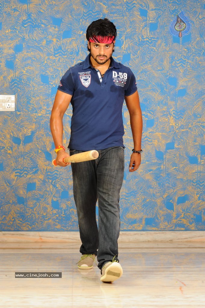 Ee Girl Friend No. 9 Movie Stills n Walls - 11 / 93 photos