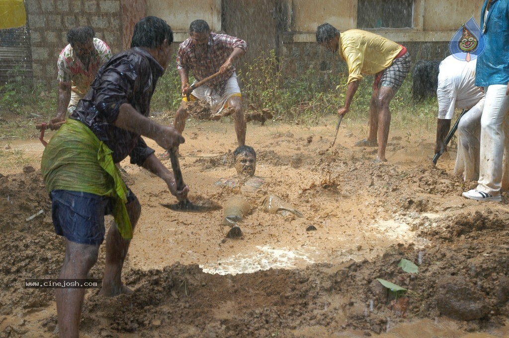 Eela Movie New Stills - 58 / 63 photos