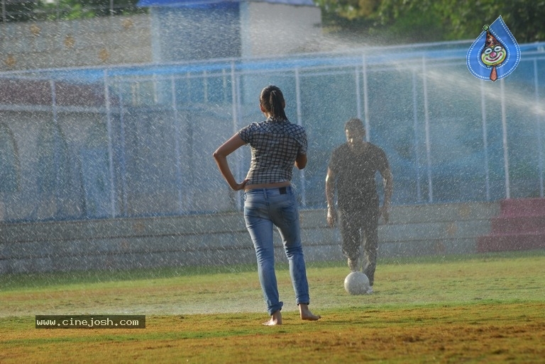 EK Movie Working Stills - 9 / 21 photos