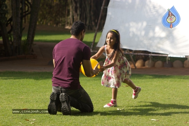 EK Movie Working Stills - 13 / 21 photos