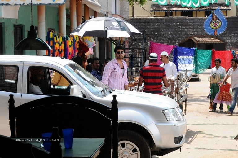 Ek Movie Working Stills - 10 / 21 photos