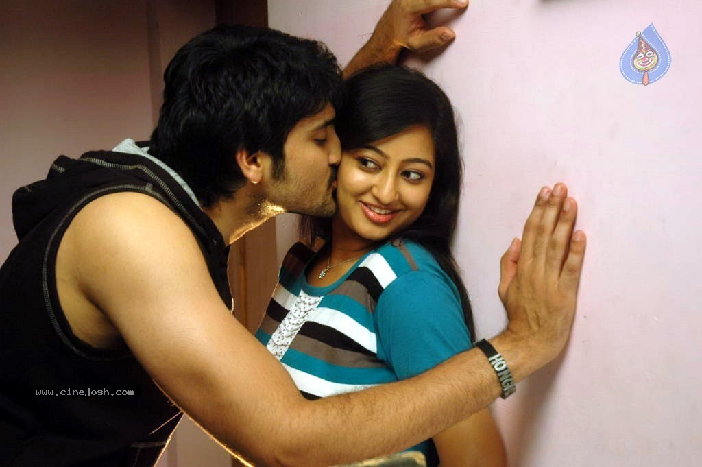 Em Chesave Nannila Movie Stills - 25 / 48 photos