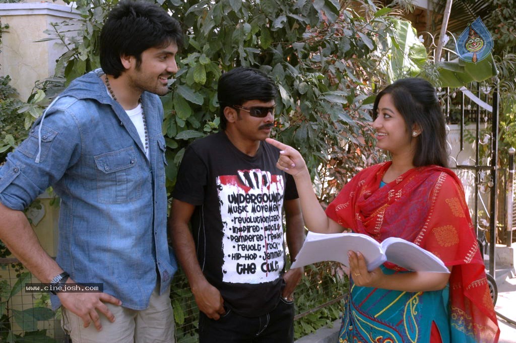Em Chesave Nannila Movie Stills - 40 / 48 photos