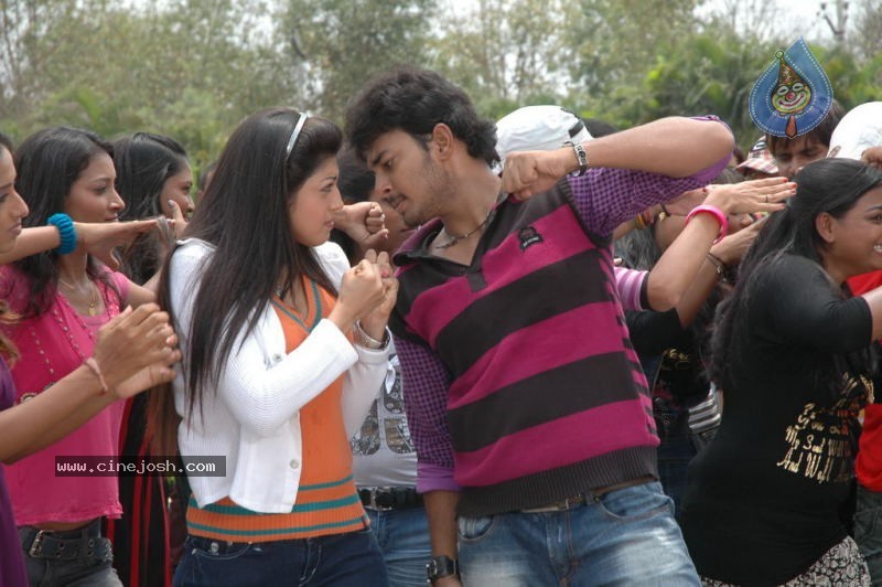 Em Pillo Em Pillado Movie Stills - 22 / 45 photos