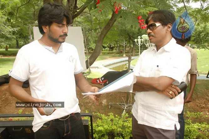 Yemaindi Eevela Movie Working Stills - 17 / 31 photos