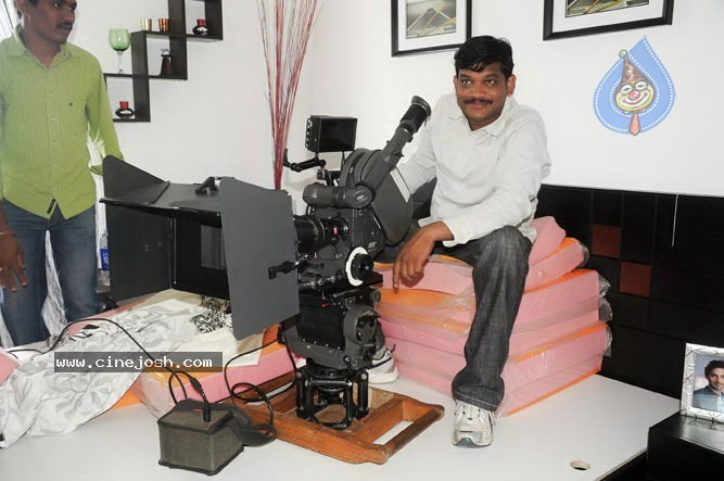 Yemaindi Eevela Movie Working Stills - 30 / 31 photos