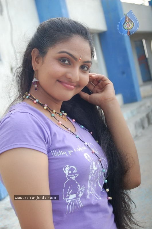 En Uyire Unakkaga Movie Stills - 19 / 39 photos