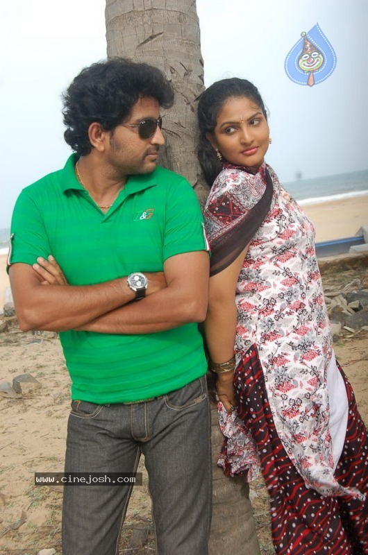 En Uyire Unakkaga Movie Stills - 20 / 39 photos