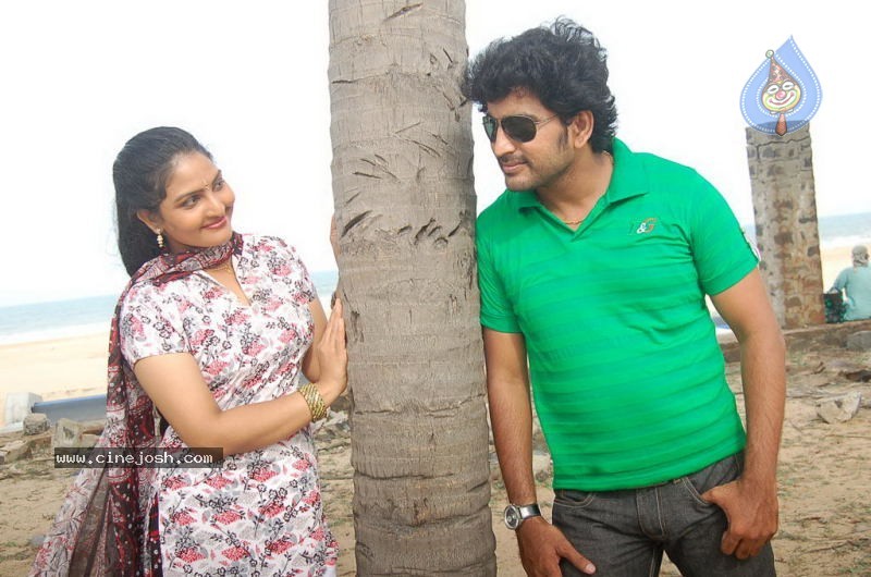 En Uyire Unakkaga Movie Stills - 30 / 39 photos