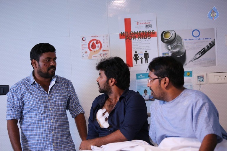 Enakku Vaaitha Adimaigal Tamil Film Photos - 21 / 29 photos