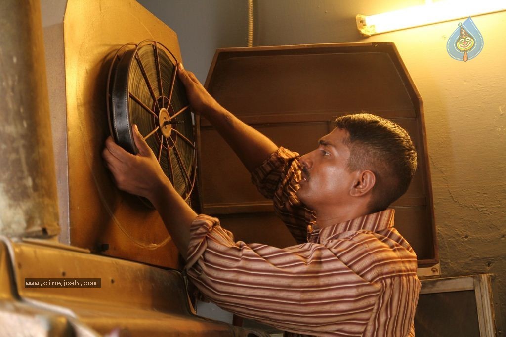 Enakkul Oruvan Tamil Movie Stills - 5 / 30 photos