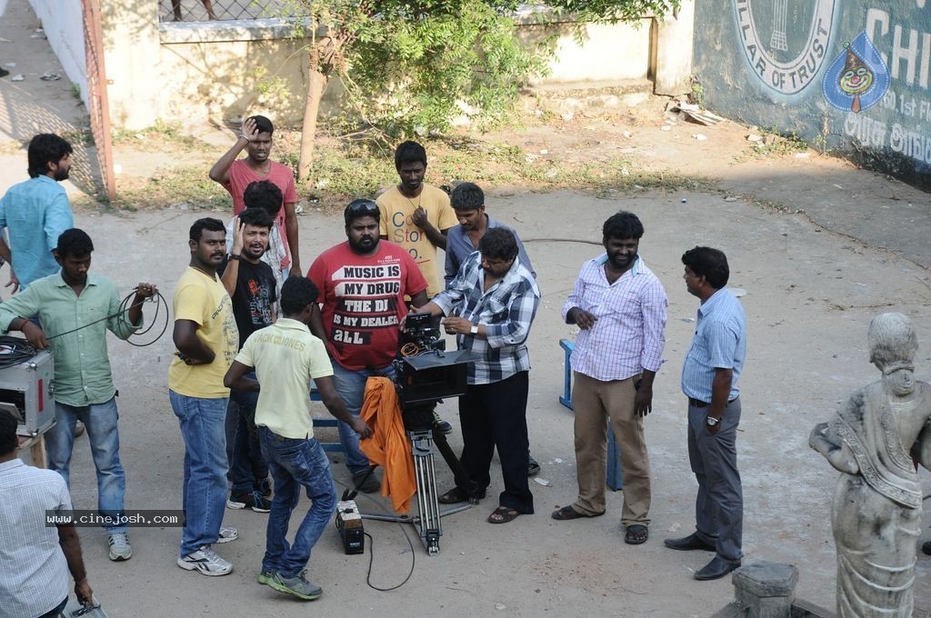 Enakkul Oruvan Tamil Movie Stills - 30 / 30 photos