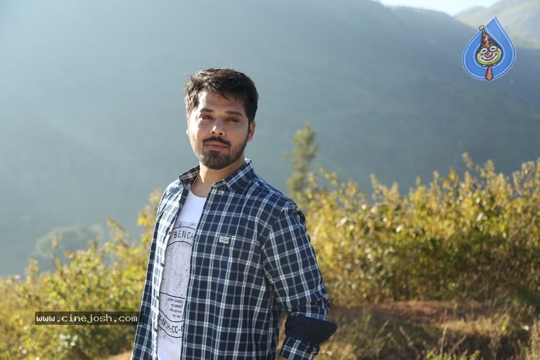 Endhuko Emo Movie Stills - 14 / 15 photos