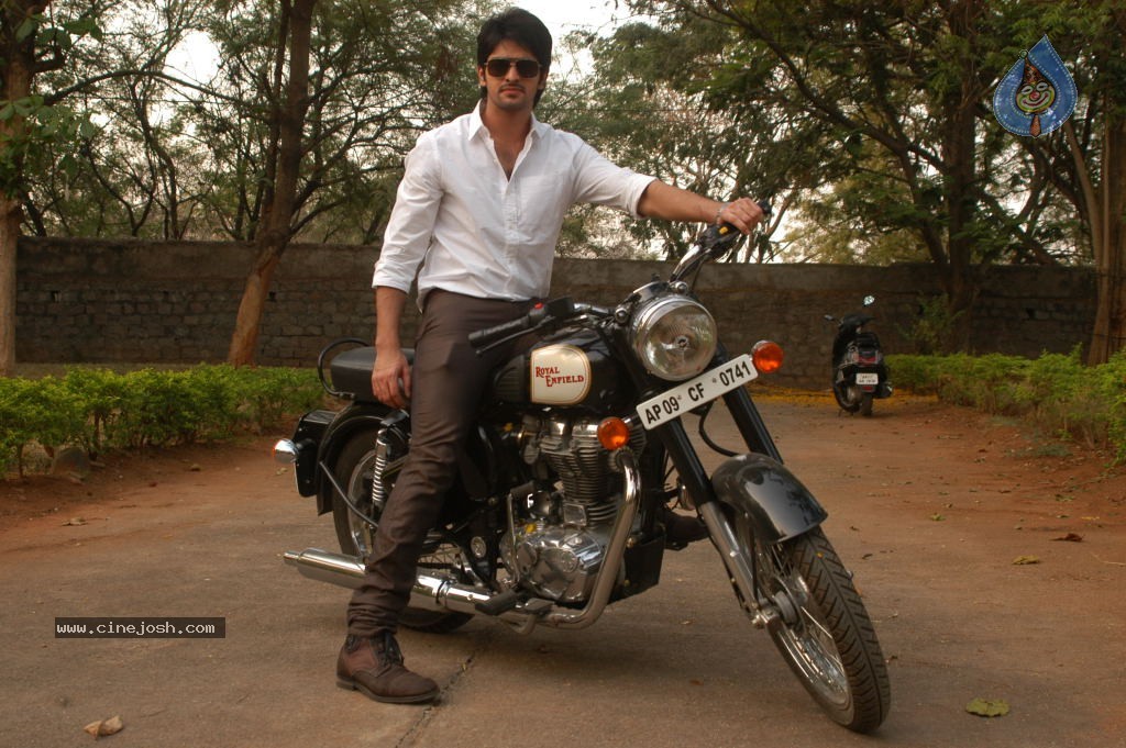 Enduko Nachav Movie New Stills - 20 / 34 photos