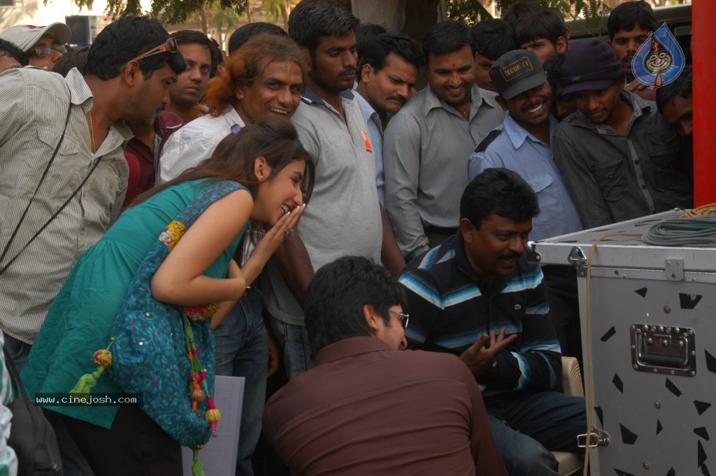 Enduko Nachav Movie Stills - 6 / 38 photos