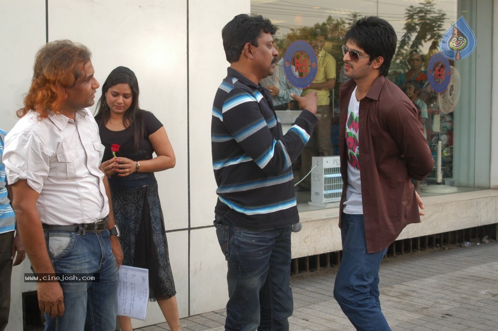 Enduko Nachav Movie Stills - 12 / 38 photos